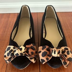 Janie and Jack black velvet dress shoes with leopard bow on toes.
